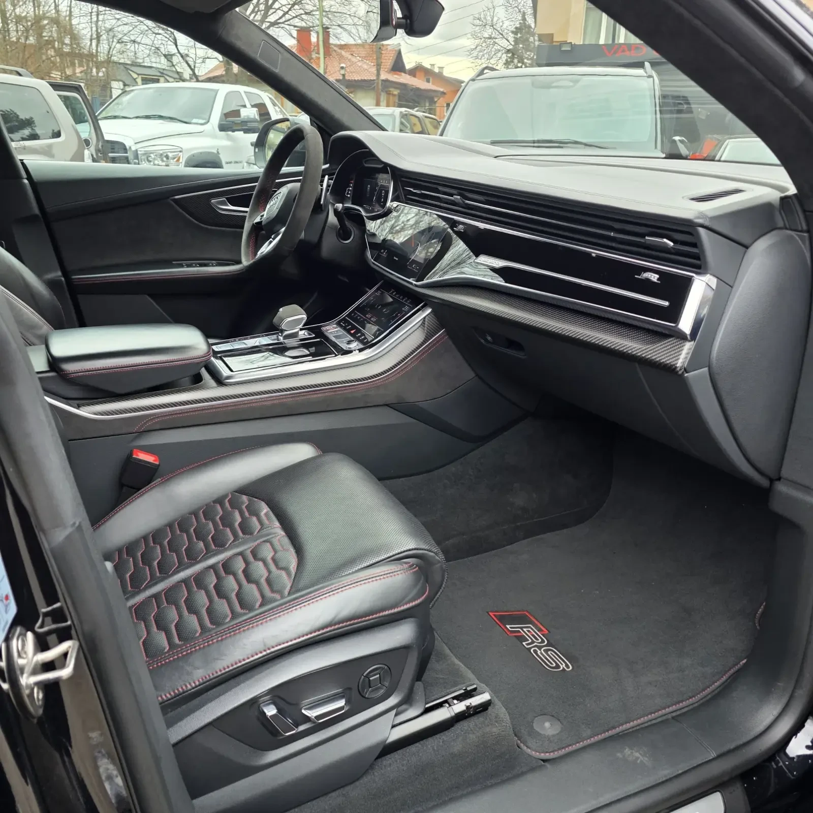 Audi RSQ8 Carbon/Ceramic/B&O/FULL/Готов Лизинг, снимка 10 - Автомобили и джипове - 54454351