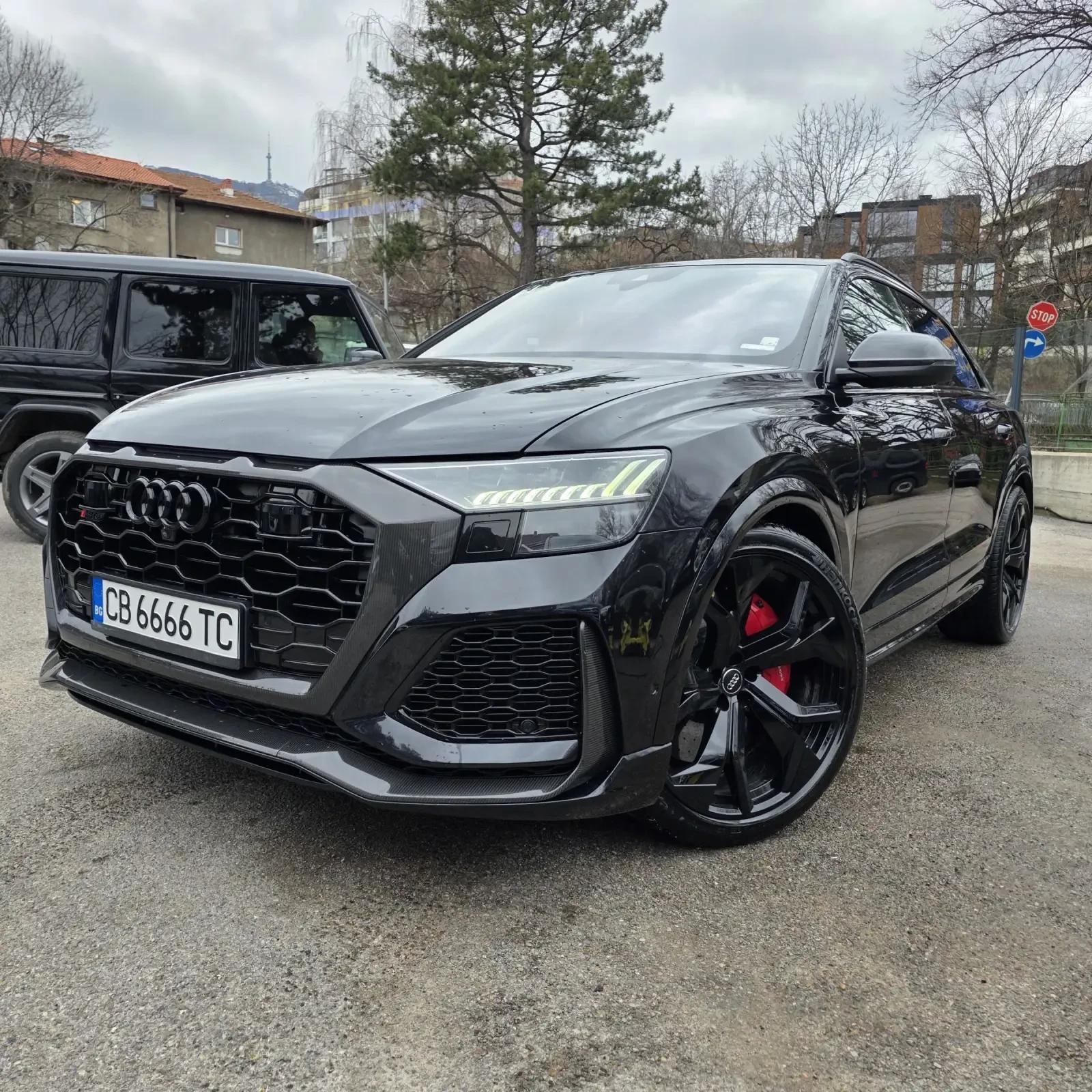 Audi RSQ8 Carbon/Ceramic/B&O/FULL/Готов Лизинг, снимка 2 - Автомобили и джипове - 54454351