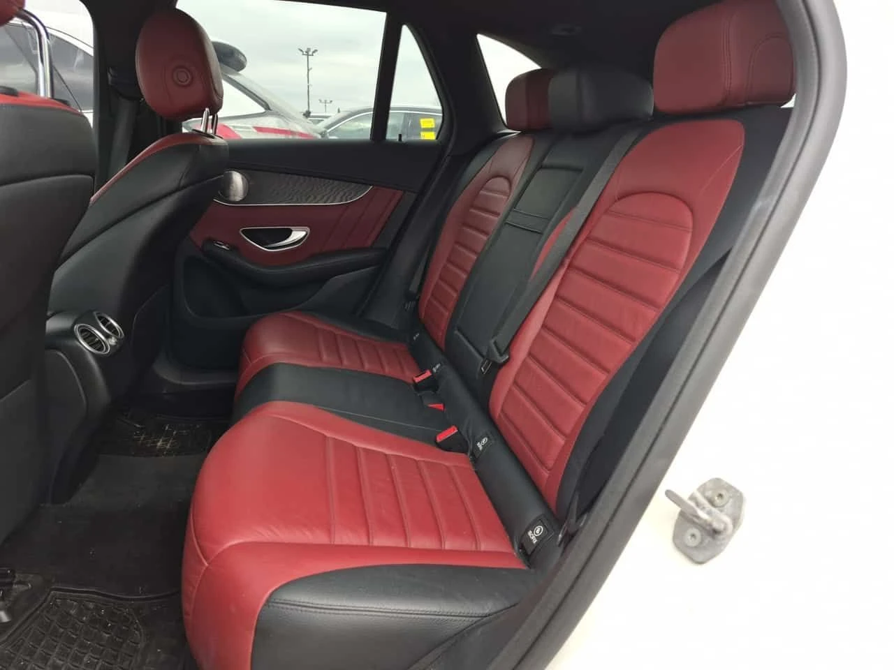 Mercedes-Benz GLC * AMG 43 * CARFAX * ЦЕНА ДО БГ, снимка 10 - Автомобили и джипове - 54728123