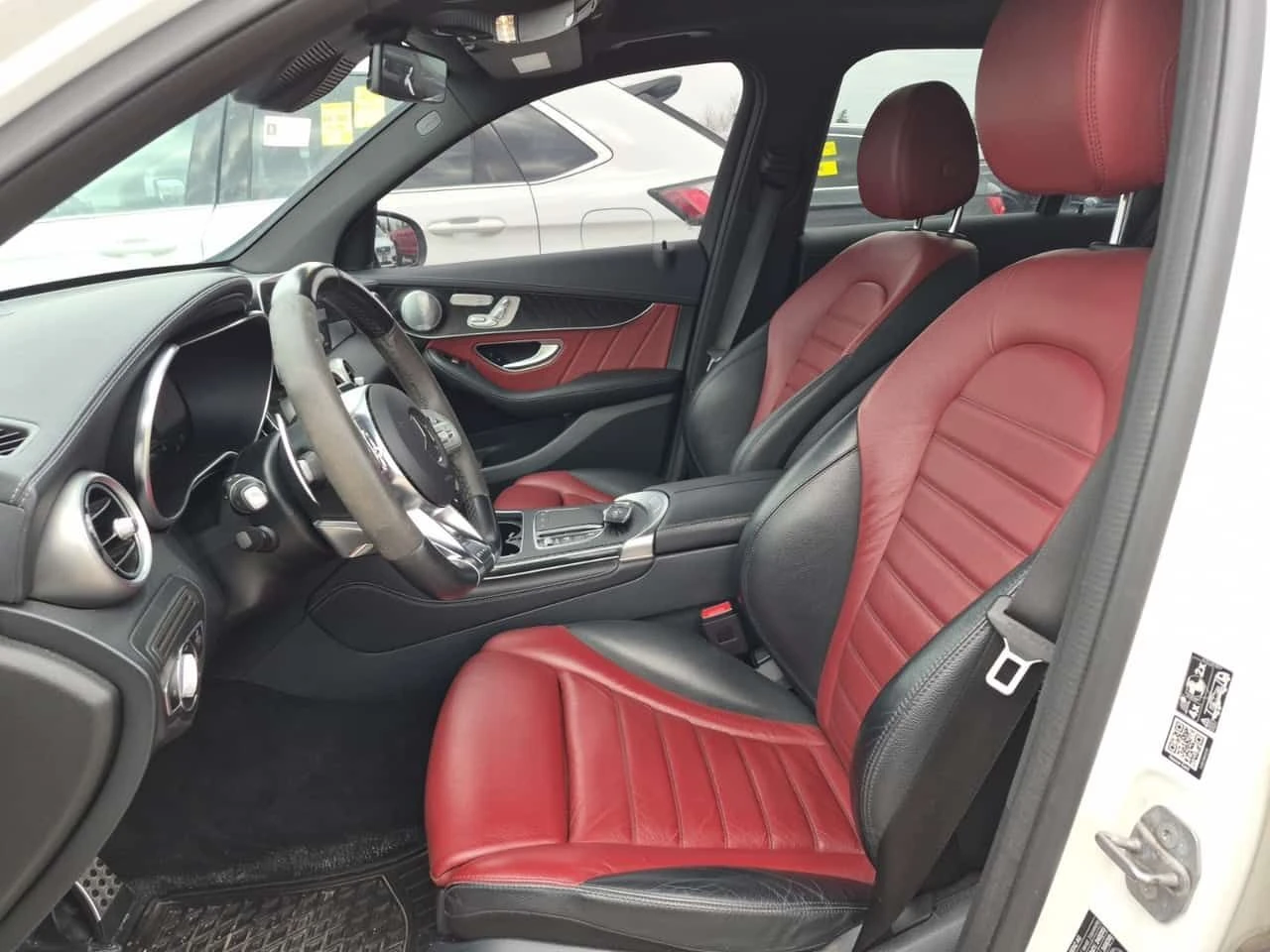 Mercedes-Benz GLC * AMG 43 * CARFAX * ЦЕНА ДО БГ, снимка 5 - Автомобили и джипове - 54728123