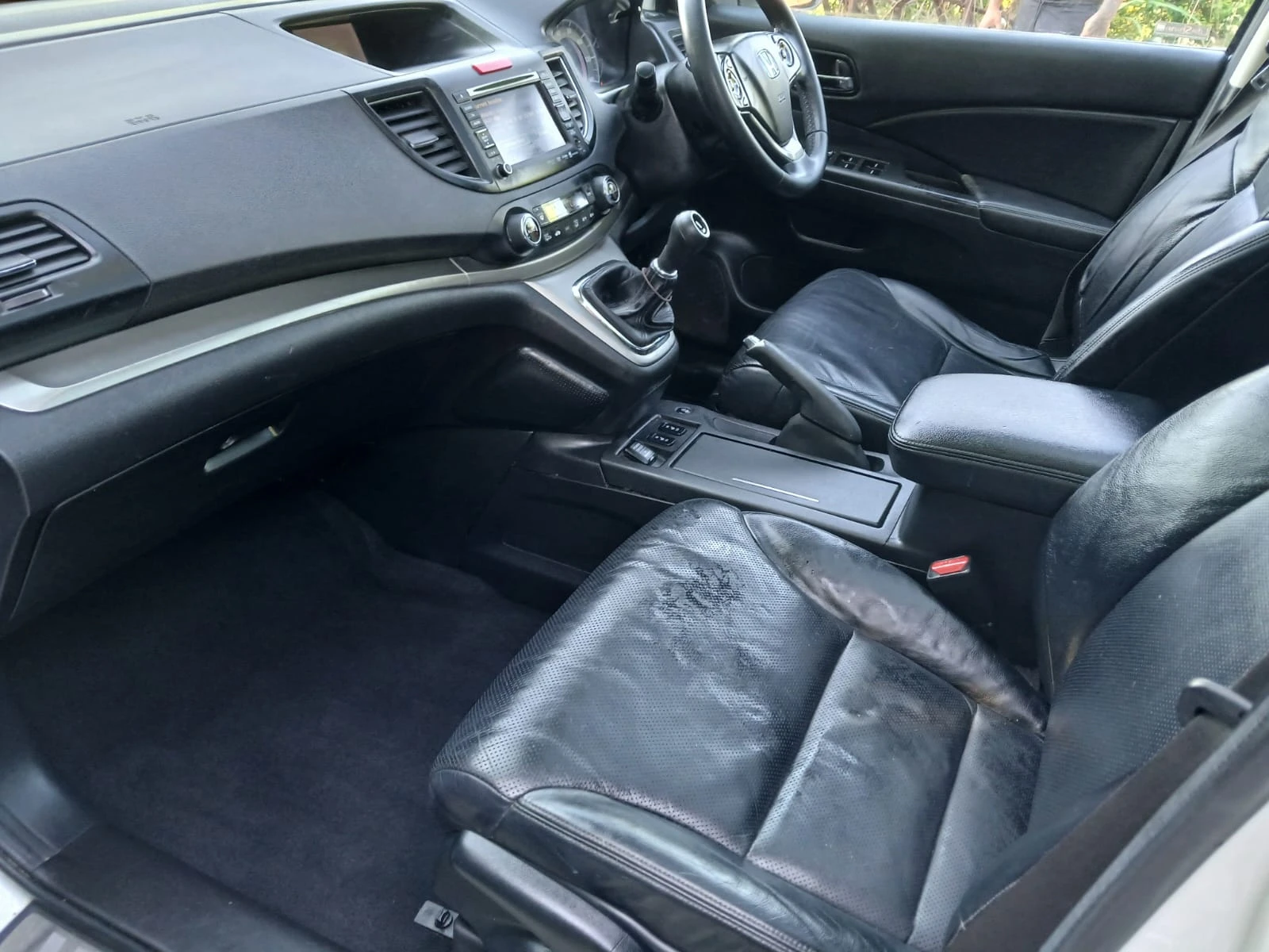 Honda Cr-v 2.2 I-DTEC, снимка 4 - Автомобили и джипове - 55189535