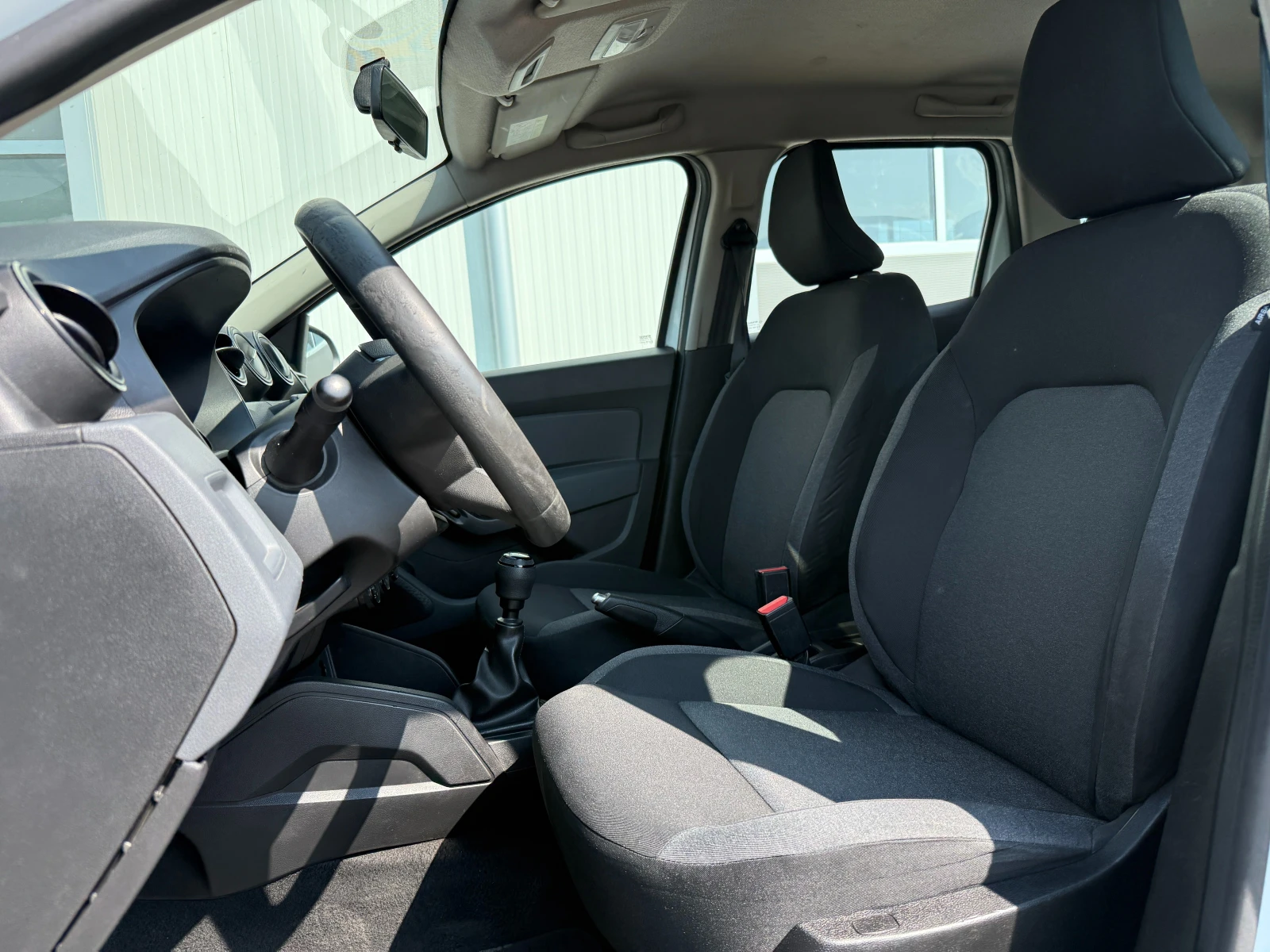 Dacia Duster 1.5 dci 4x4 върнат от Лизинг Реален пробег, снимка 9 - Автомобили и джипове - 55434427