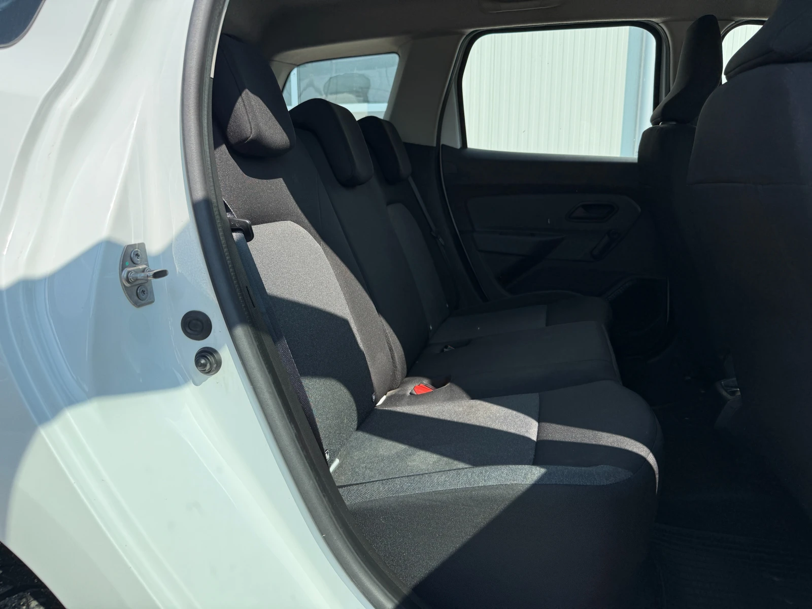 Dacia Duster 1.5 dci 4x4 върнат от Лизинг Реален пробег, снимка 13 - Автомобили и джипове - 55434427