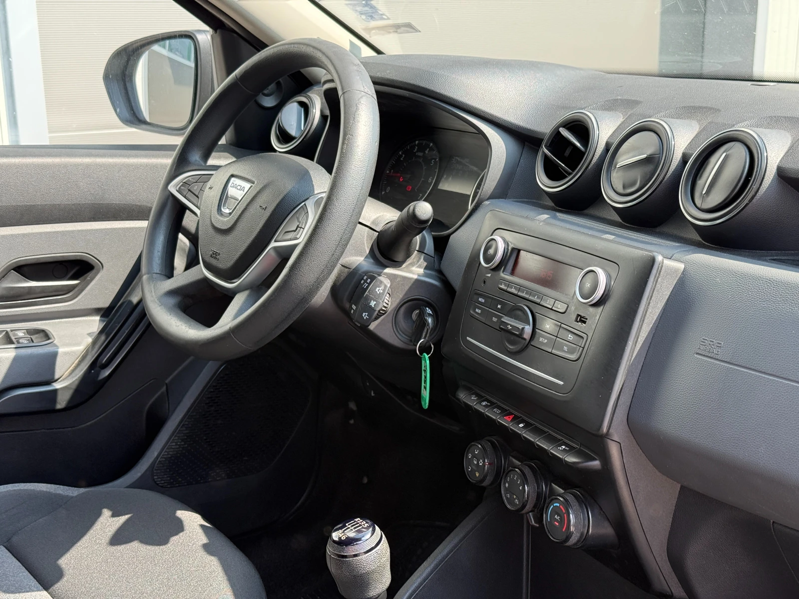 Dacia Duster 1.5 dci 4x4 върнат от Лизинг Реален пробег, снимка 8 - Автомобили и джипове - 55434427
