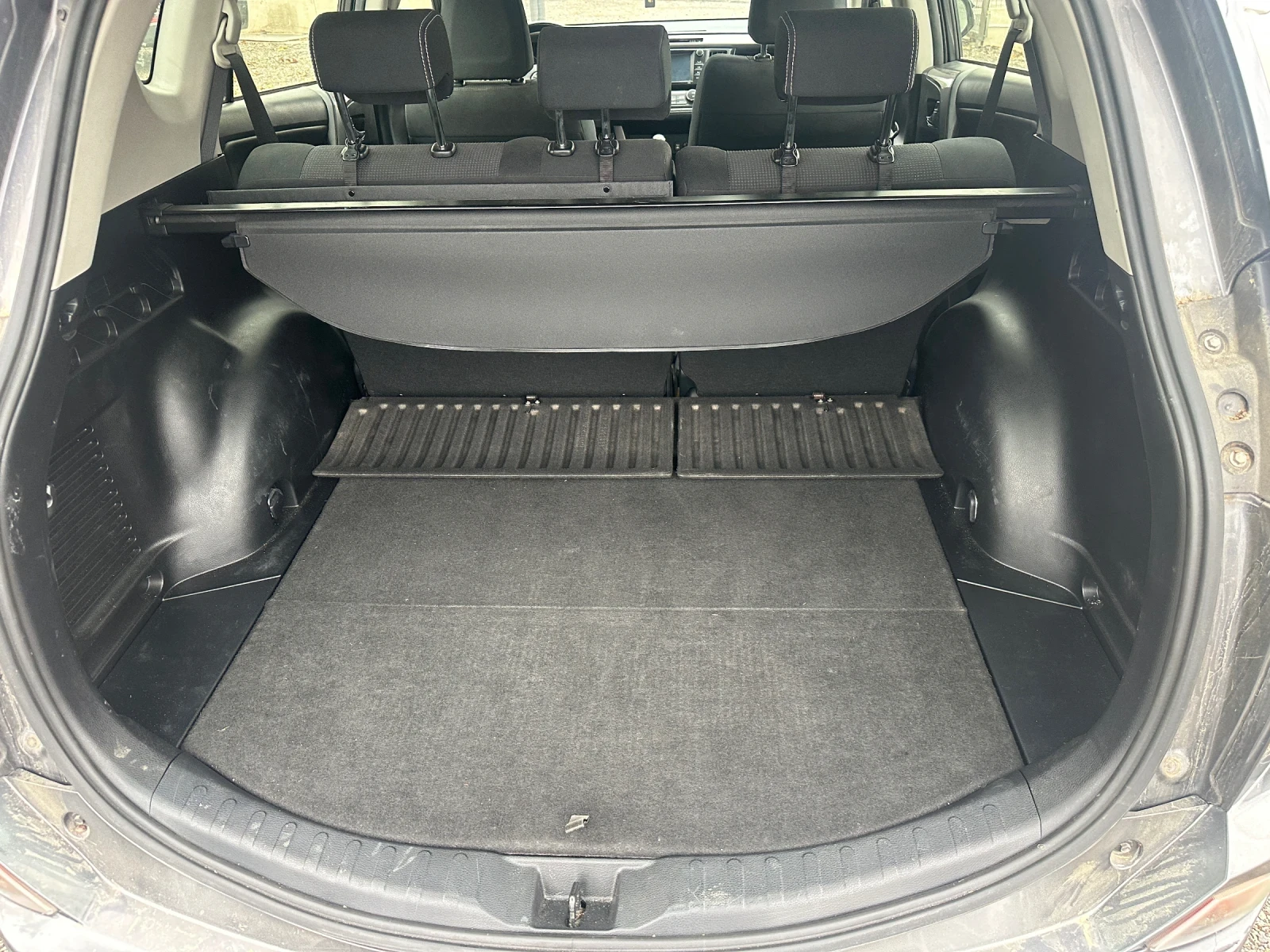 Toyota Rav4 2.0d4d 143кс, снимка 10 - Автомобили и джипове - 56422247