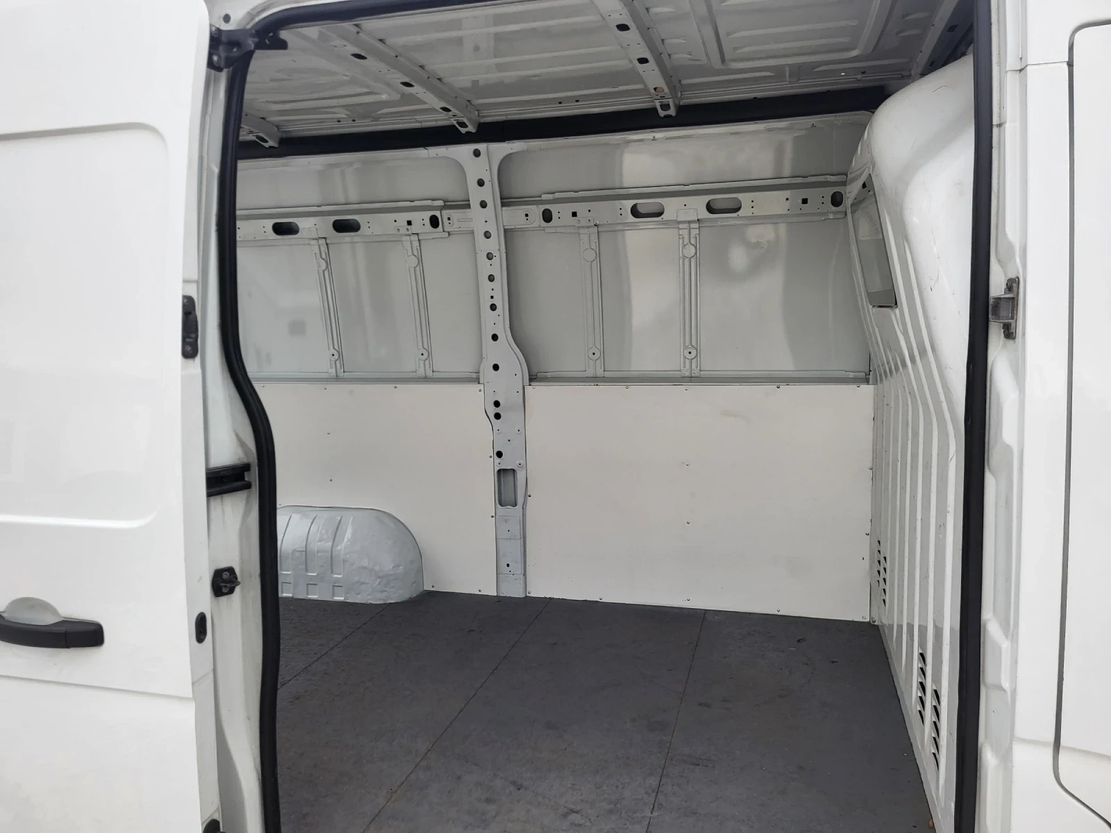 Renault Master 2.3 DCI Klimatik, снимка 10 - Бусове и автобуси - 54399760
