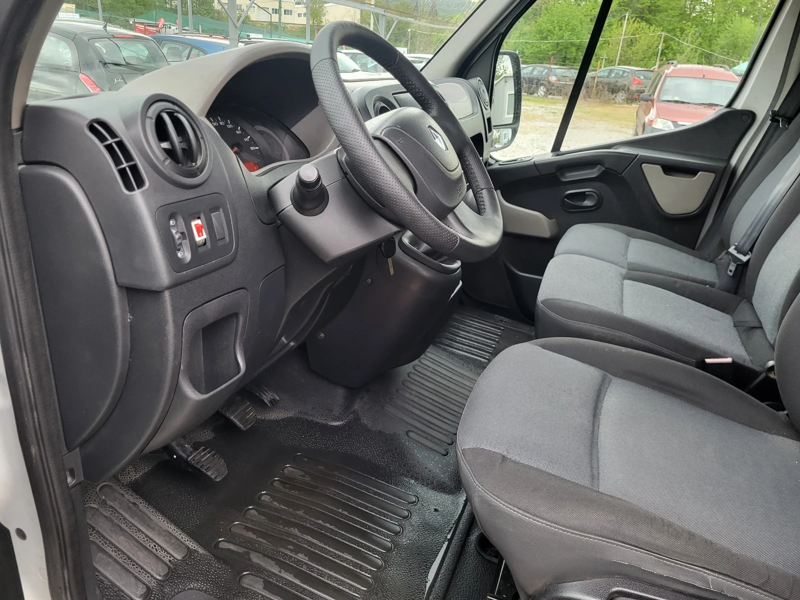 Renault Master 2.3 DCI Klimatik, снимка 11 - Бусове и автобуси - 54399760