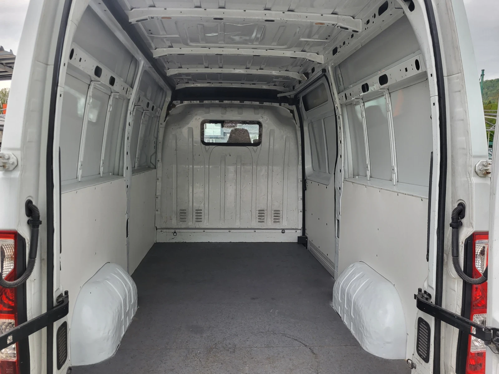 Renault Master 2.3 DCI Klimatik, снимка 9 - Бусове и автобуси - 54399760