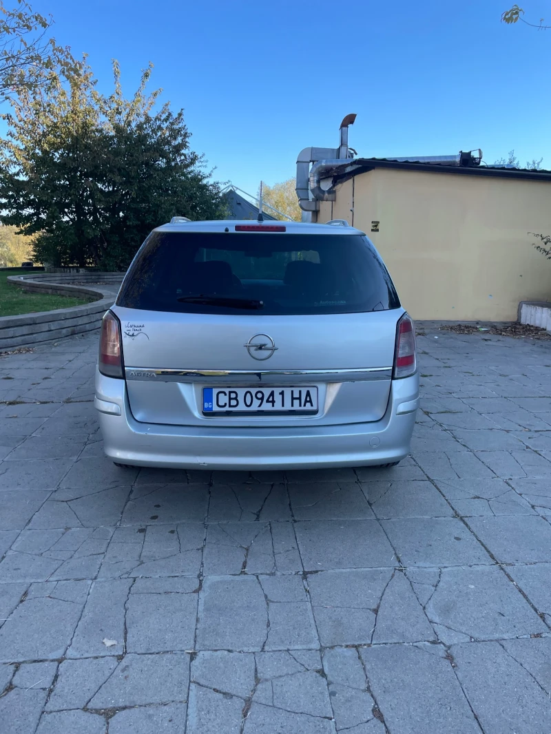 Opel Astra H комби, снимка 3 - Автомобили и джипове - 47643739