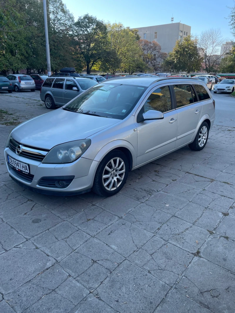 Opel Astra H комби, снимка 1 - Автомобили и джипове - 47643739