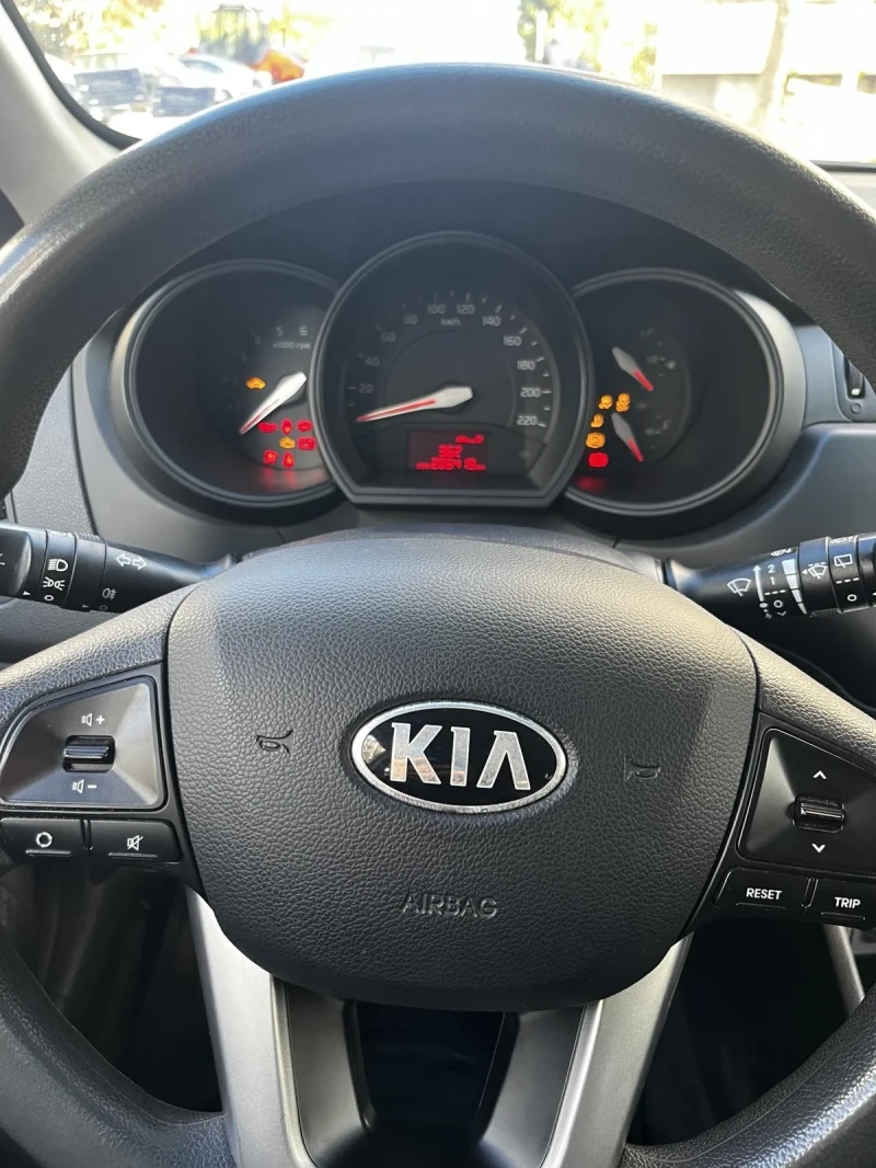 Kia Rio, снимка 7 - Автомобили и джипове - 49228554