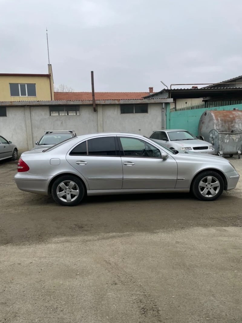 Mercedes-Benz E 260, снимка 5 - Автомобили и джипове - 48248149