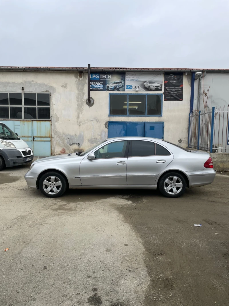 Mercedes-Benz E 260, снимка 4 - Автомобили и джипове - 48248149