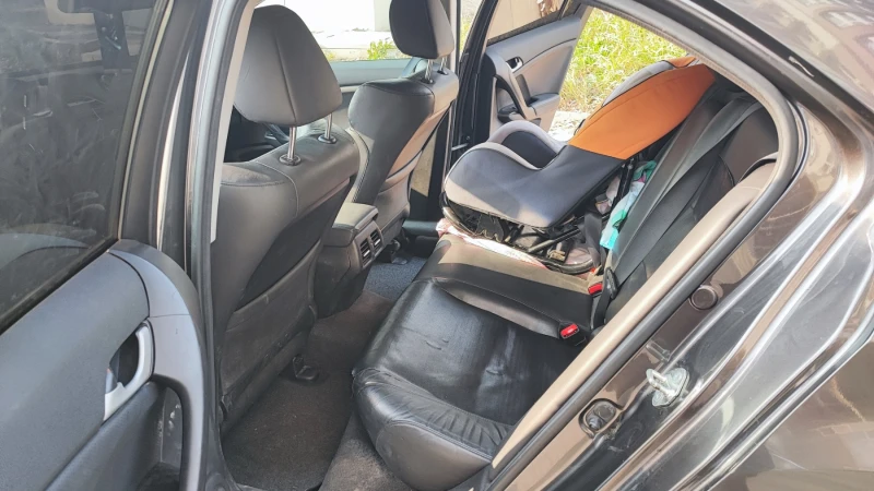 Honda Accord 2.0 Бензин ПЪЛНА СЕРВИЗНА ИСТОРИЯ, С ГАЗОВО , снимка 6 - Автомобили и джипове - 52798301