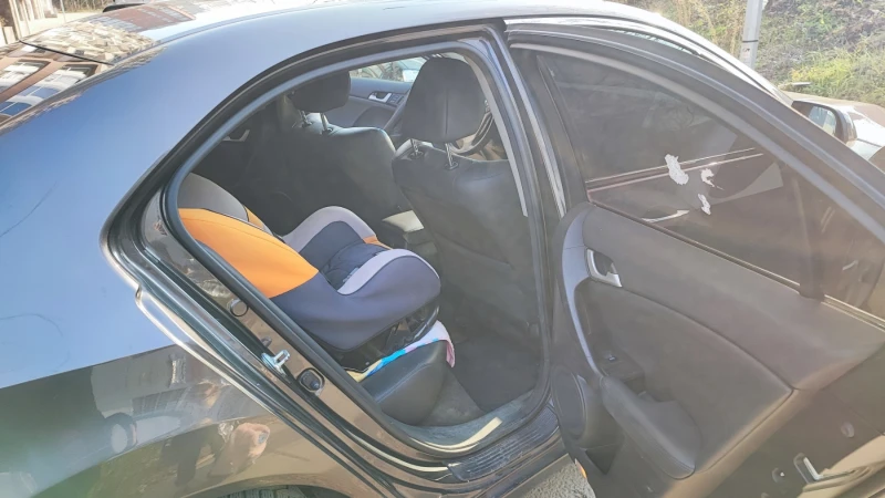 Honda Accord 2.0 Бензин ПЪЛНА СЕРВИЗНА ИСТОРИЯ, С ГАЗОВО , снимка 7 - Автомобили и джипове - 52798301