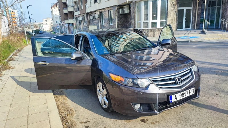 Honda Accord 2.0 Бензин ПЪЛНА СЕРВИЗНА ИСТОРИЯ, С ГАЗОВО , снимка 14 - Автомобили и джипове - 52798301