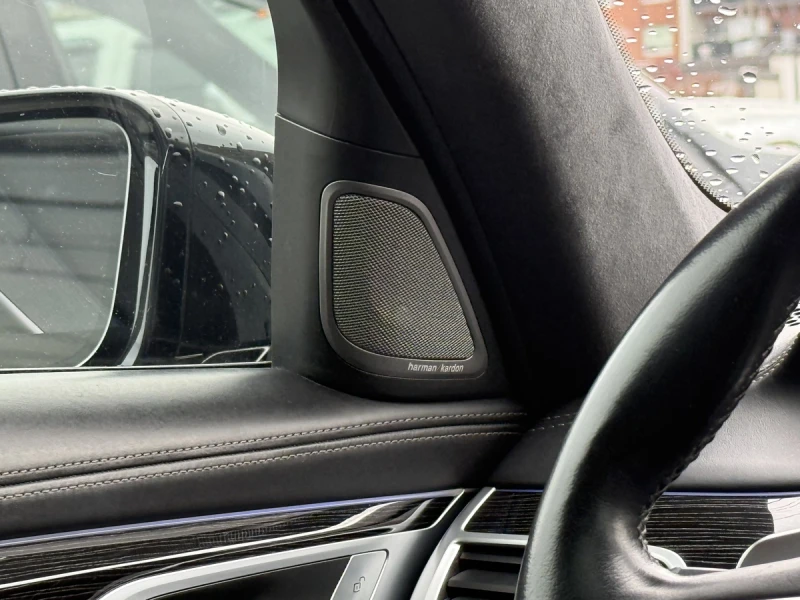 BMW 750 xDrive / M-SPORT / HUD / PANO / H&K / 360, снимка 8 - Автомобили и джипове - 52749690