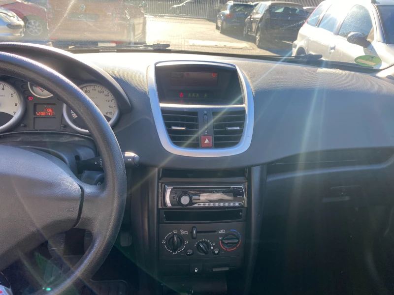 Peugeot 207 1.4i 75к.с, снимка 12 - Автомобили и джипове - 52413597