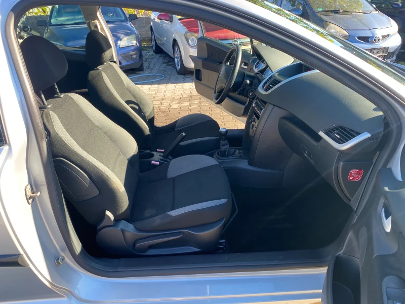 Peugeot 207 1.4i 75к.с, снимка 10 - Автомобили и джипове - 52413597