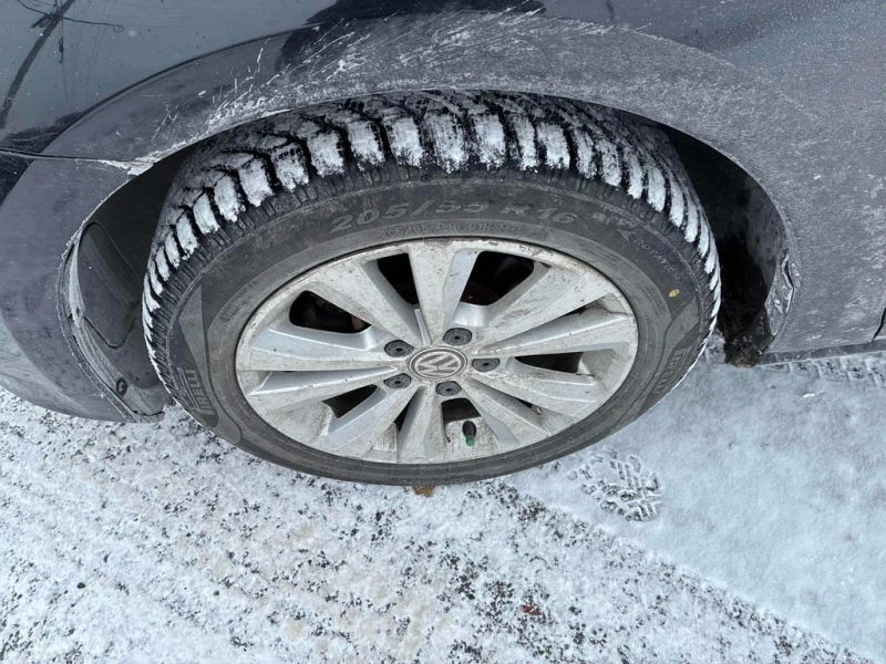 VW Golf 2016 5dr HB Auto 1.8 TSI* CARFAX * БЕЗ ПЪРВОНАЧАЛН, снимка 6 - Автомобили и джипове - 52879790