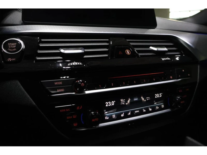 BMW 540 * 540i xDrive | M PACKAGE * CARFAX * ЦЕНА ДО БГ, снимка 12 - Автомобили и джипове - 52906312