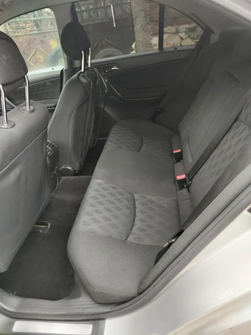 Mercedes-Benz C 180 1.8 компресор, снимка 14 - Автомобили и джипове - 53214041
