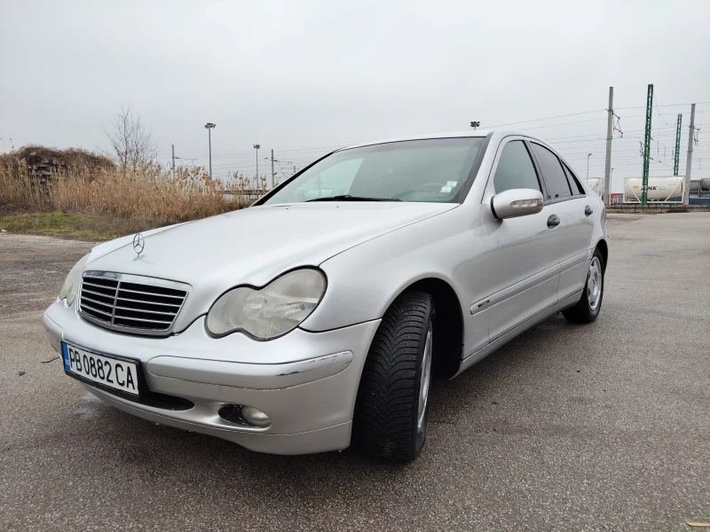 Mercedes-Benz C 180 1.8 компресор, снимка 3 - Автомобили и джипове - 53214041