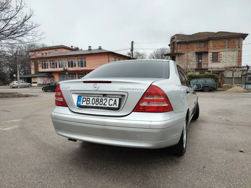 Mercedes-Benz C 180 1.8 компресор, снимка 6 - Автомобили и джипове - 53214041