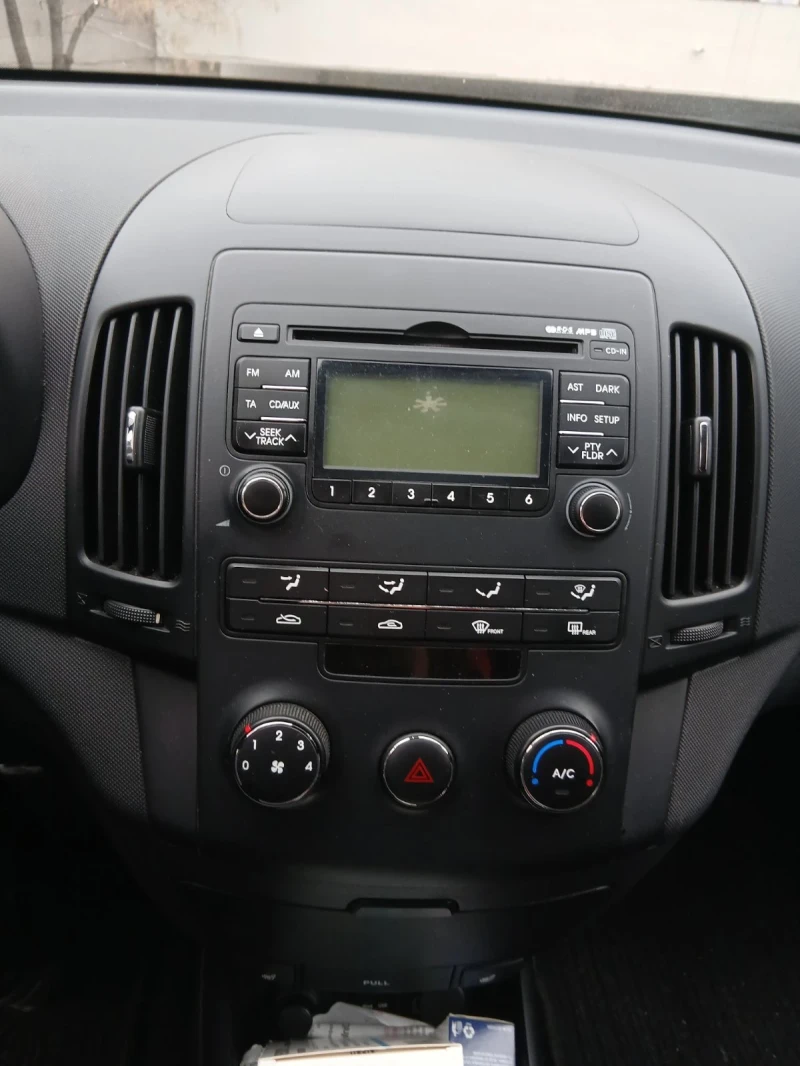 Hyundai I30 1.6, снимка 12 - Автомобили и джипове - 53218304