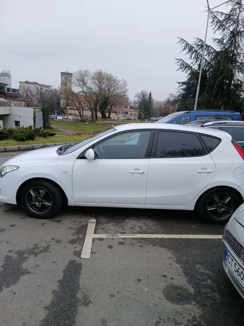 Hyundai I30 1.6, снимка 3 - Автомобили и джипове - 53218304