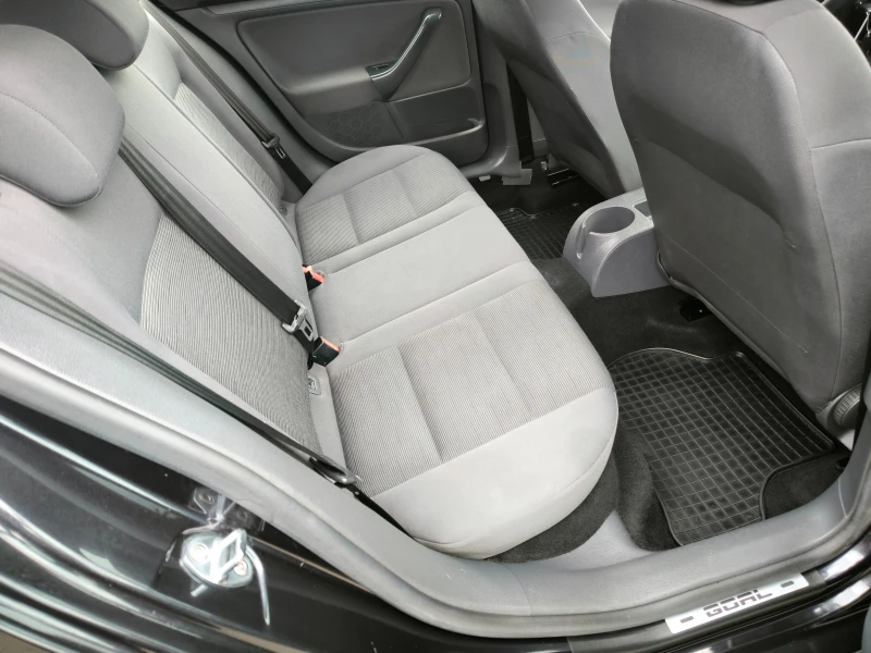 VW Golf 1, 9 Т.D.i-90k.c.НАВИ, КАМЕРА, ПЕРФЕКТЕН, снимка 12 - Автомобили и джипове - 53498345