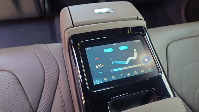 BYD HAN, снимка 13 - Автомобили и джипове - 53582758