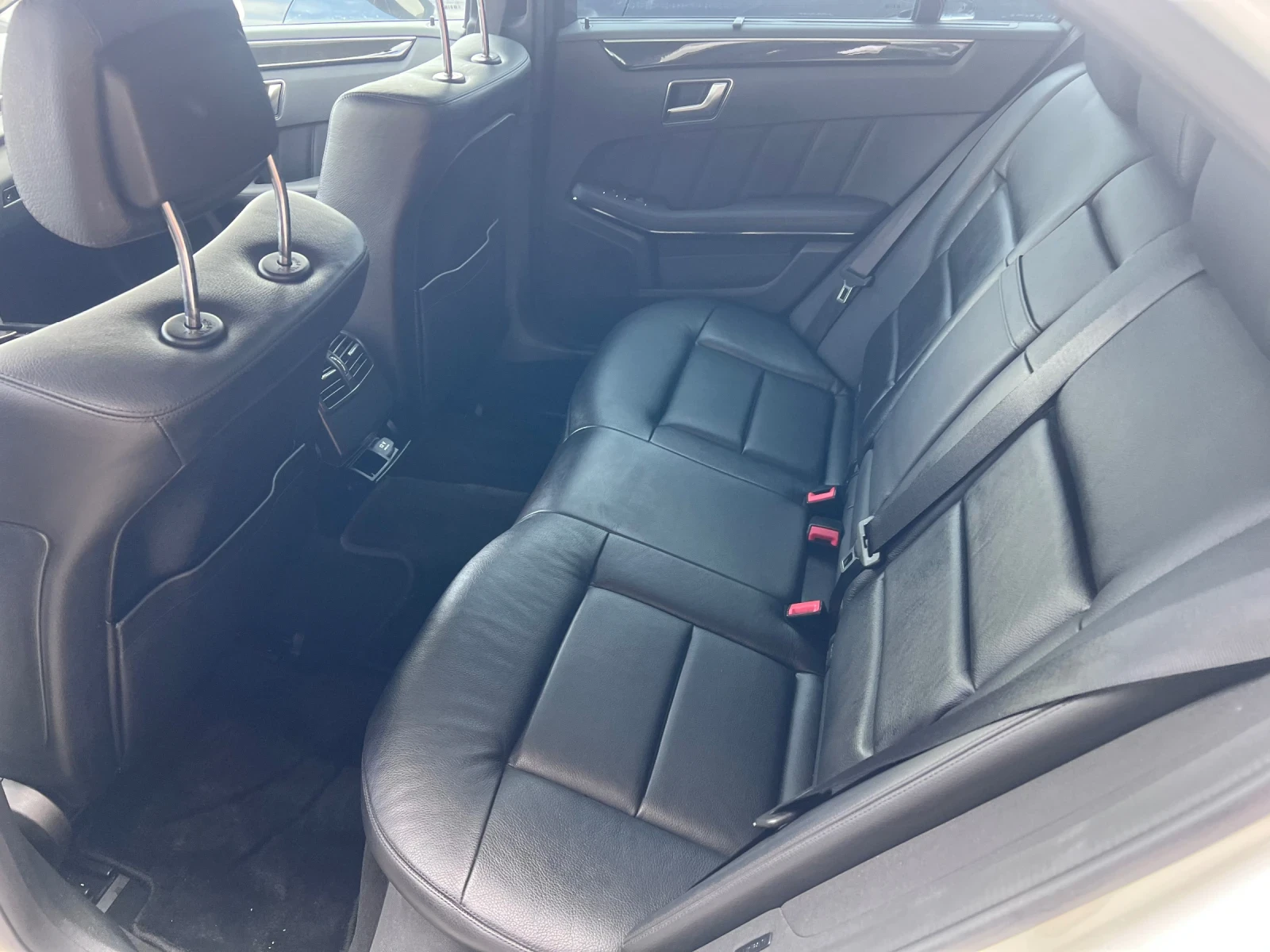 Mercedes-Benz E 350 306кс 72100km - изображение 8