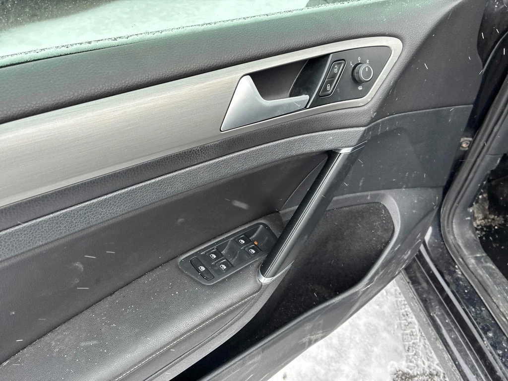 VW Golf 2016 5dr HB Auto 1.8 TSI* CARFAX * БЕЗ ПЪРВОНАЧАЛН - изображение 10