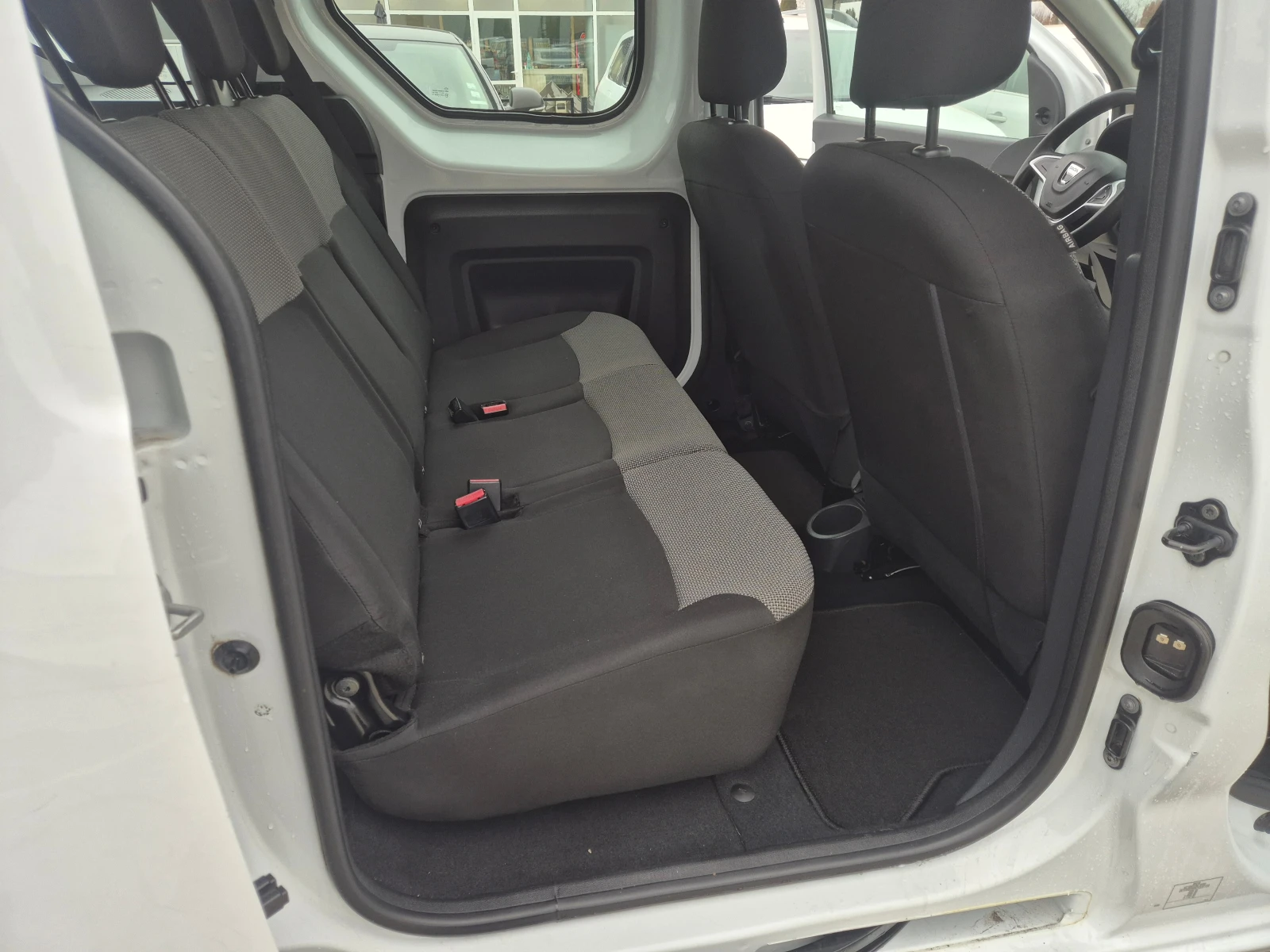 Dacia Dokker N1-M/T 1.5 DCI - изображение 10