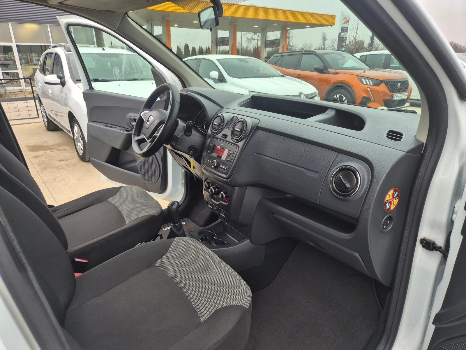 Dacia Dokker N1-M/T 1.5 DCI - изображение 9