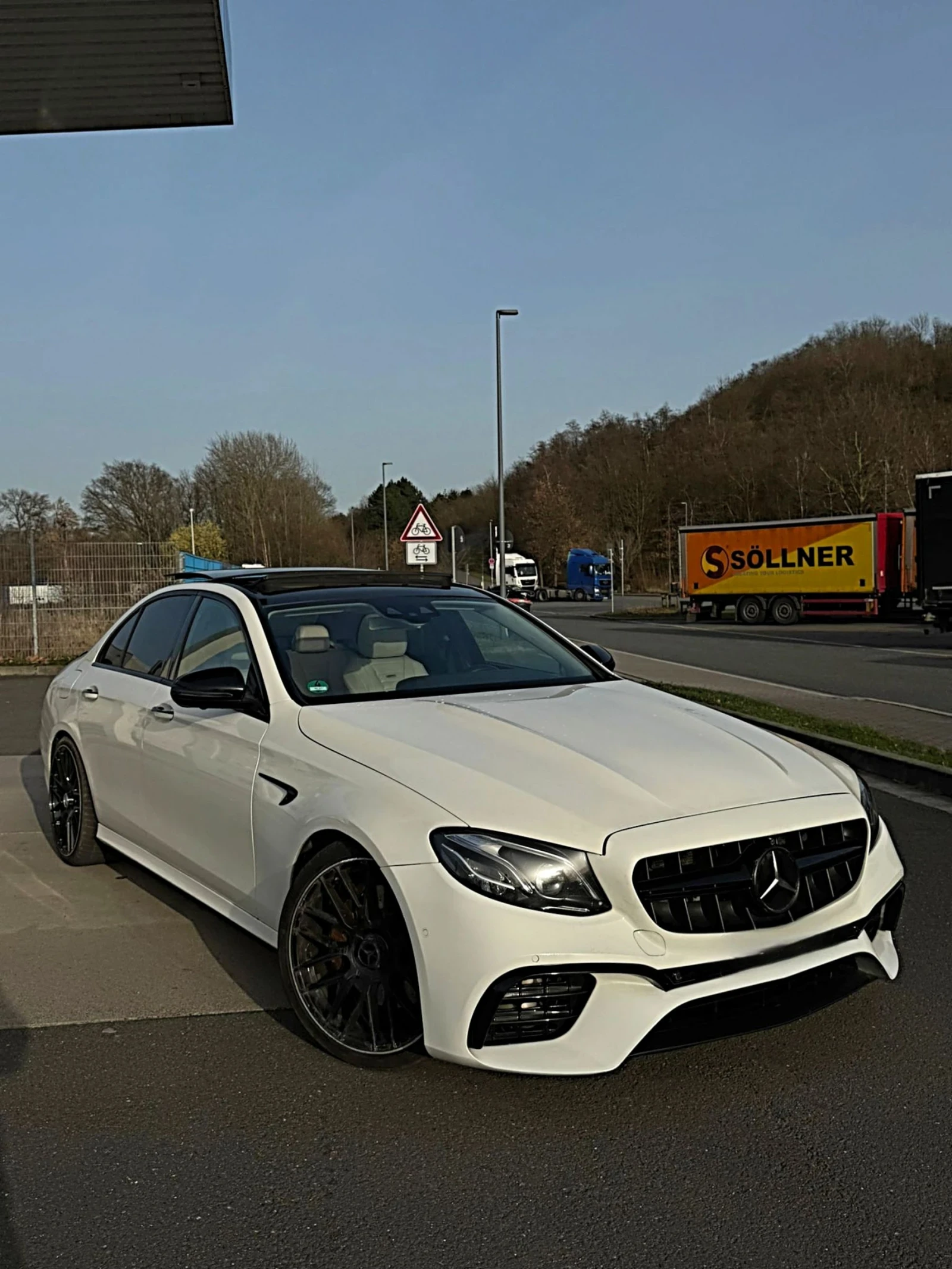 Mercedes-Benz E 350 Mercedes E350d* E63s AMG OPTIC* STARS* ОБДУХВАНЕ+ , снимка 3 - Автомобили и джипове - 53720910