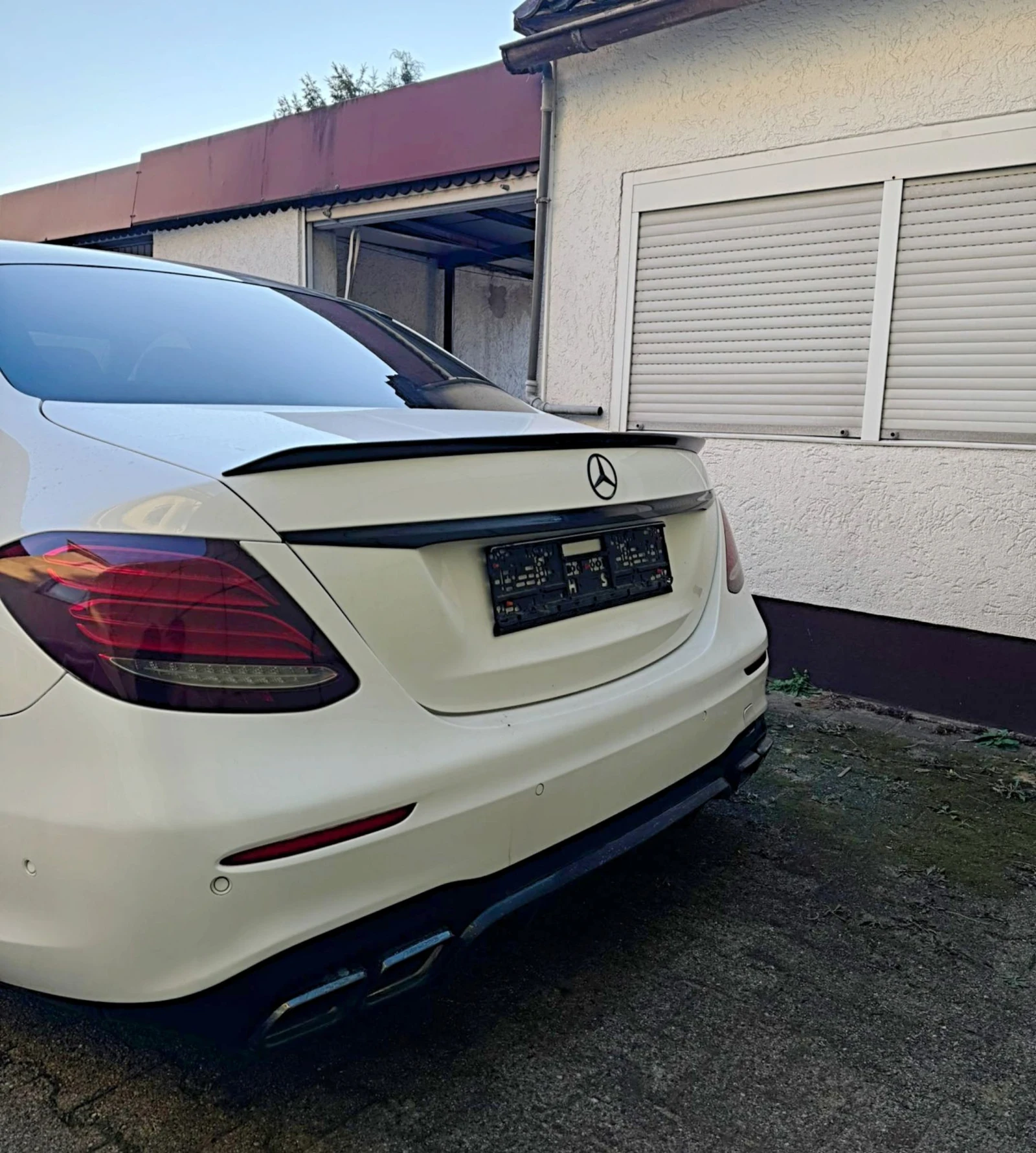 Mercedes-Benz E 350 Mercedes E350d* E63s AMG OPTIC* STARS* ОБДУХВАНЕ+ , снимка 6 - Автомобили и джипове - 53720910