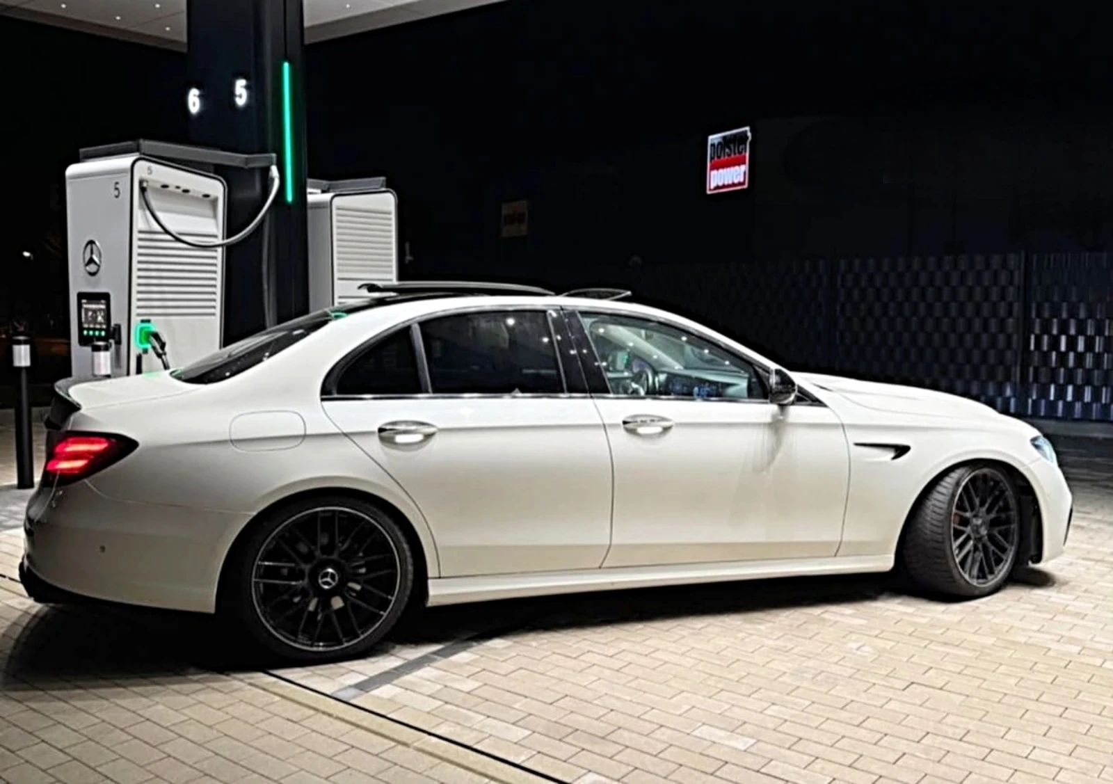 Mercedes-Benz E 350 Mercedes E350d* E63s AMG OPTIC* STARS* ОБДУХВАНЕ+  - изображение 6