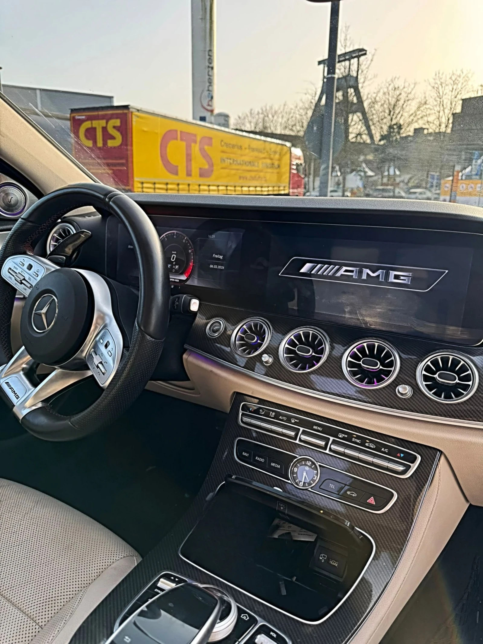 Mercedes-Benz E 350 Mercedes E350d* E63s AMG OPTIC* STARS* ОБДУХВАНЕ+ , снимка 11 - Автомобили и джипове - 53720910