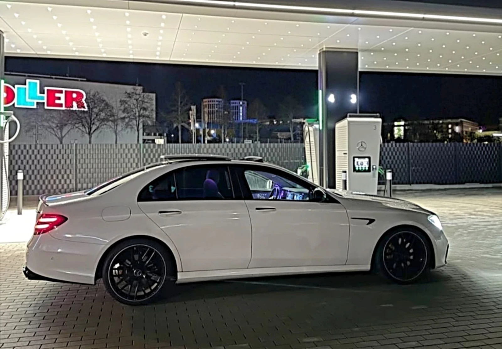 Mercedes-Benz E 350 Mercedes E350d* E63s AMG OPTIC* STARS* ОБДУХВАНЕ+  - изображение 3