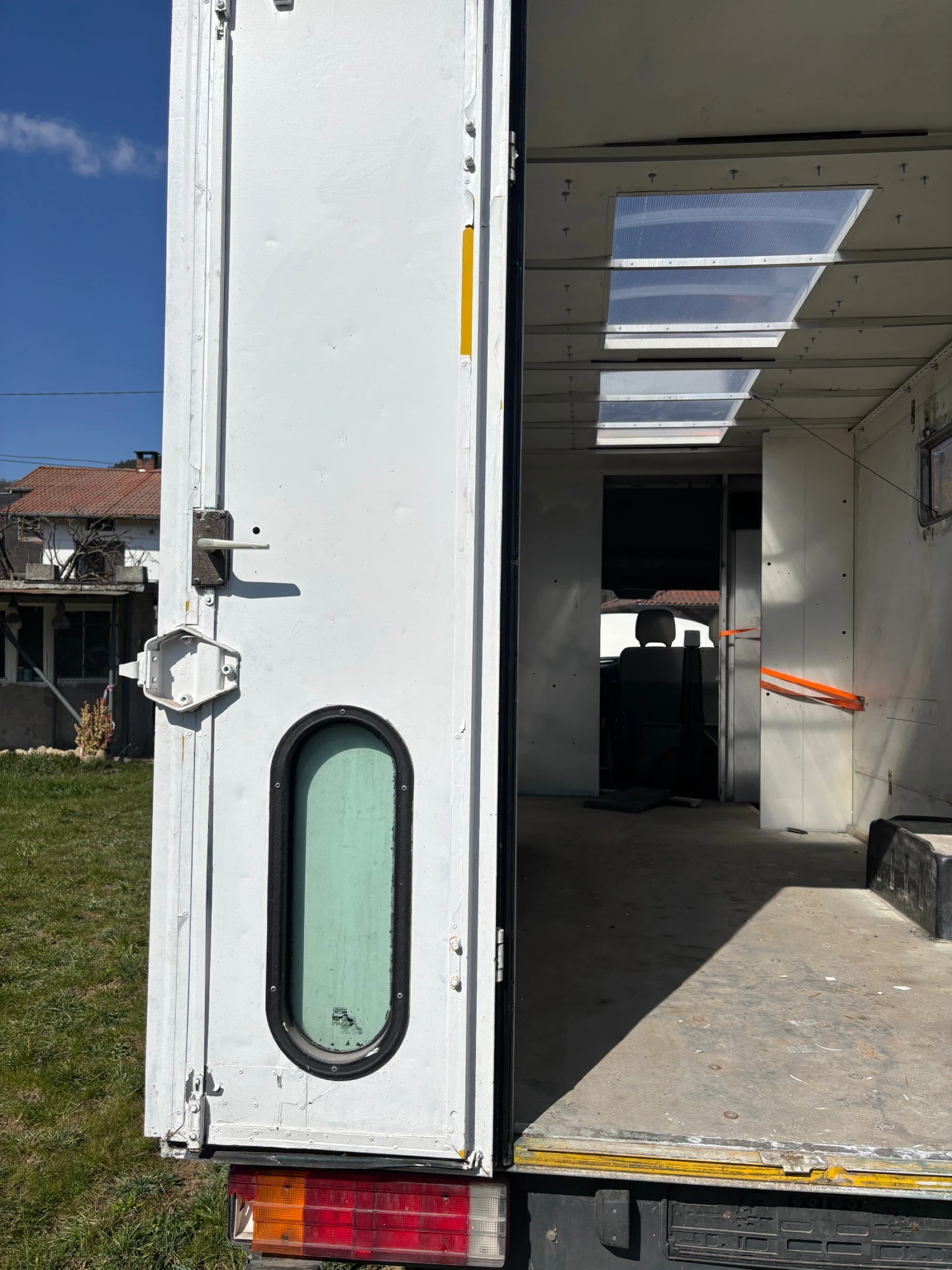 Mercedes-Benz 380, снимка 15 - Автомобили и джипове - 53847128