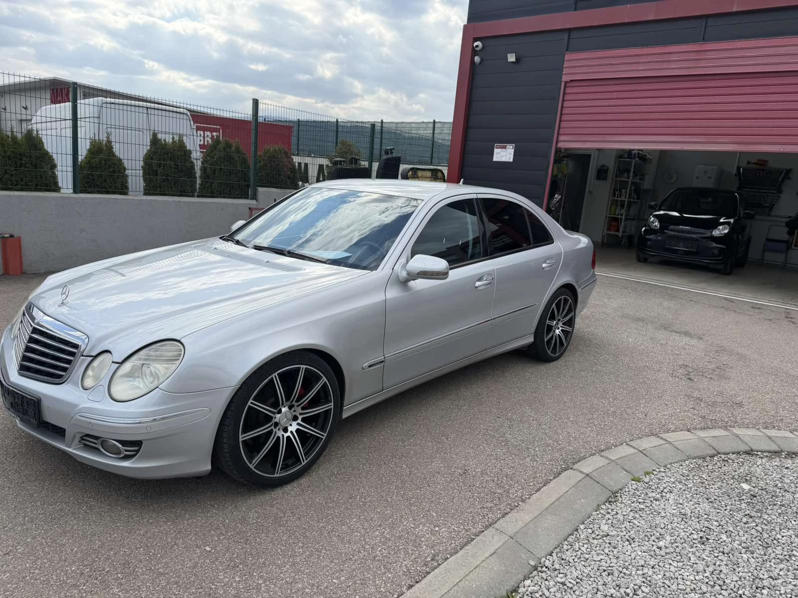 Mercedes-Benz E 280 3.0TDI, снимка 2 - Автомобили и джипове - 53970260