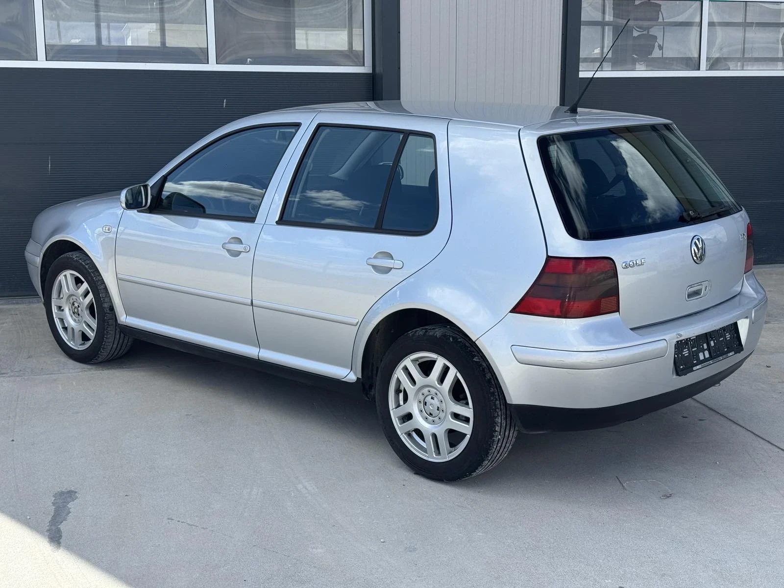 VW Golf 1.9TDI, снимка 3 - Автомобили и джипове - 54006224