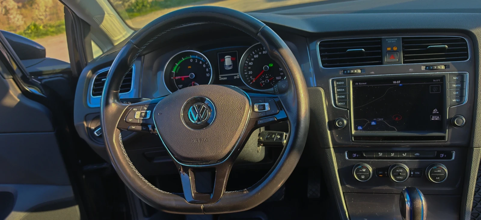 VW Golf, снимка 8 - Автомобили и джипове - 54100732