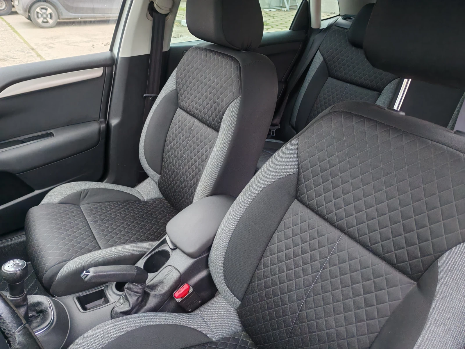 Citroen C4 Facelift, снимка 9 - Автомобили и джипове - 54397503