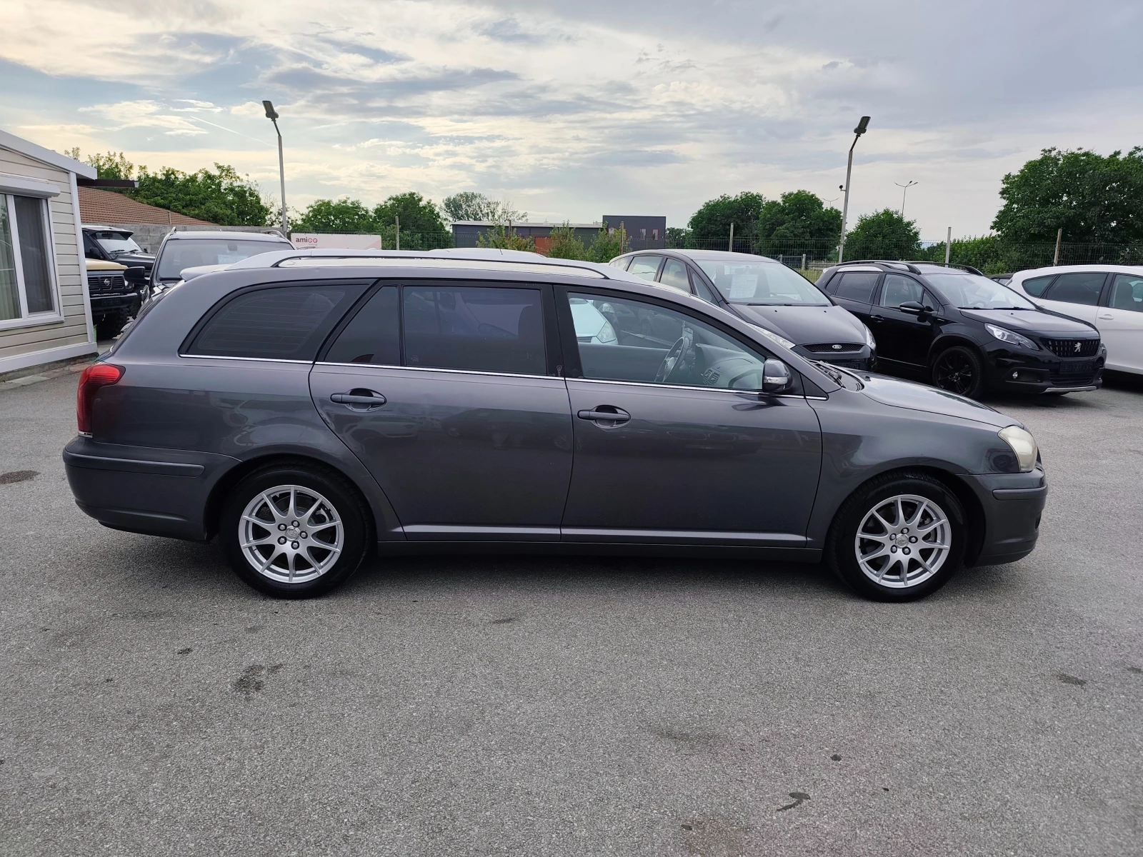 Toyota Avensis 2.0 D4D FACE LIFT, снимка 2 - Автомобили и джипове - 54874817
