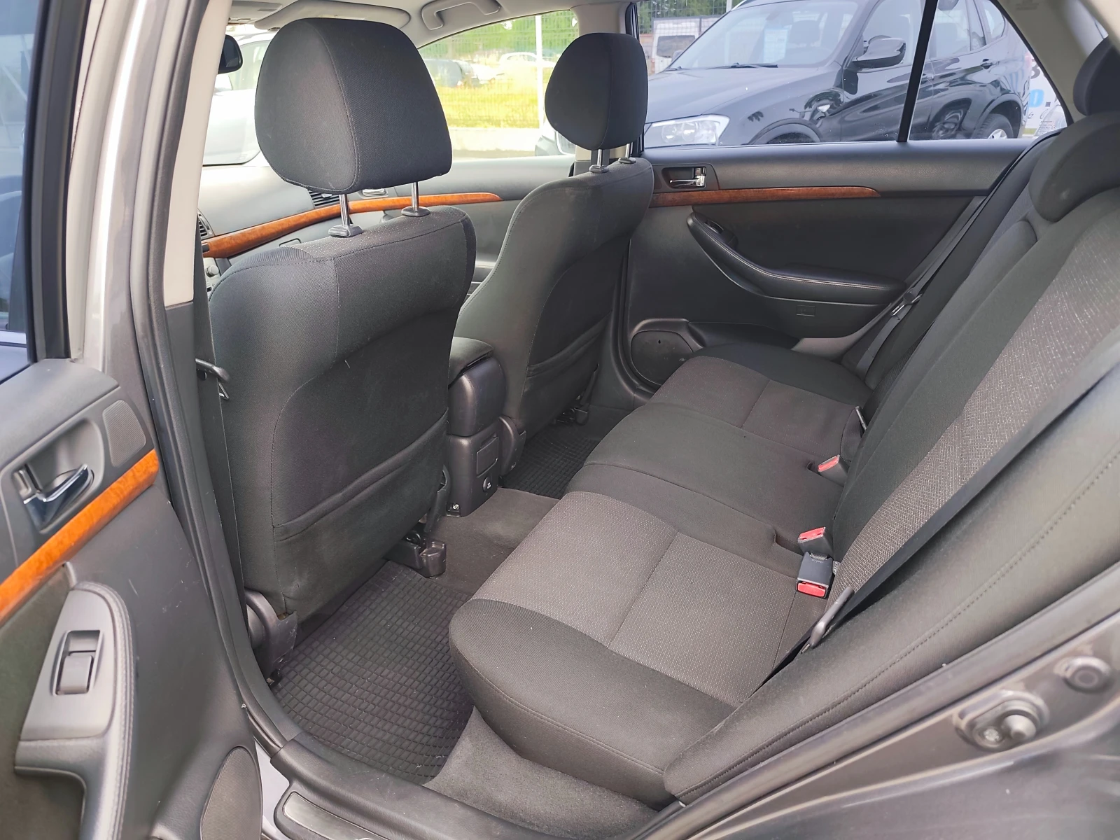 Toyota Avensis 2.0 D4D FACE LIFT, снимка 9 - Автомобили и джипове - 54874817