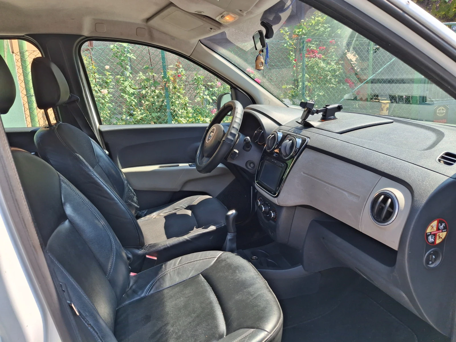 Dacia Lodgy, снимка 6 - Автомобили и джипове - 55595229