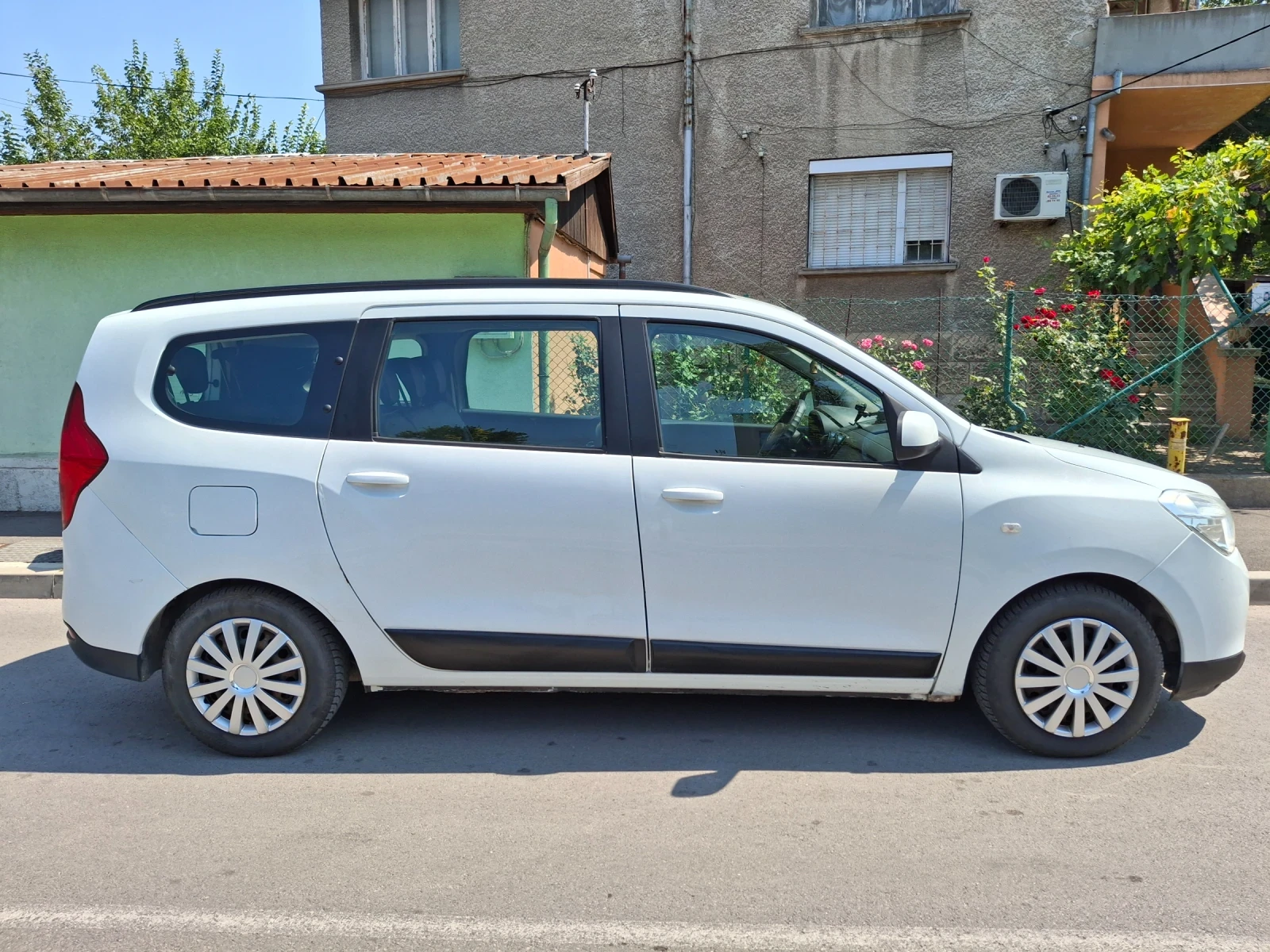 Dacia Lodgy, снимка 4 - Автомобили и джипове - 55595229